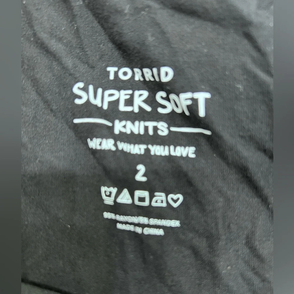 NWT- Butterfly T-shirt - Picture 4 of 4